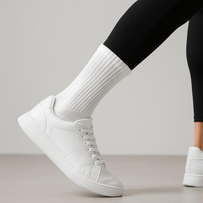 Daily Move Herrensocken in Weiß – 3er-Pack – aus Baumwolle – sportlich unterwegs mit Sneakern – Cotton Majesty